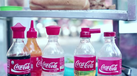 Basta un tappo e la bottiglia di Coca-Cola rinasce! (Video)
