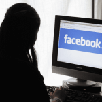 Diffamare l’azienda con un post su Facebook giustifica il licenziamento