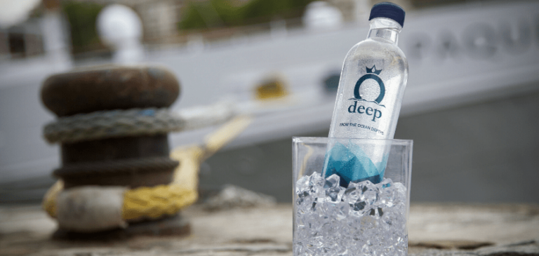L’acqua minerale in bottiglia che viene dal mare