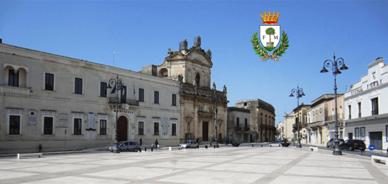 Arrivano i distributori e il sindaco detta le regole: vietate moka e riunioni negli uffici