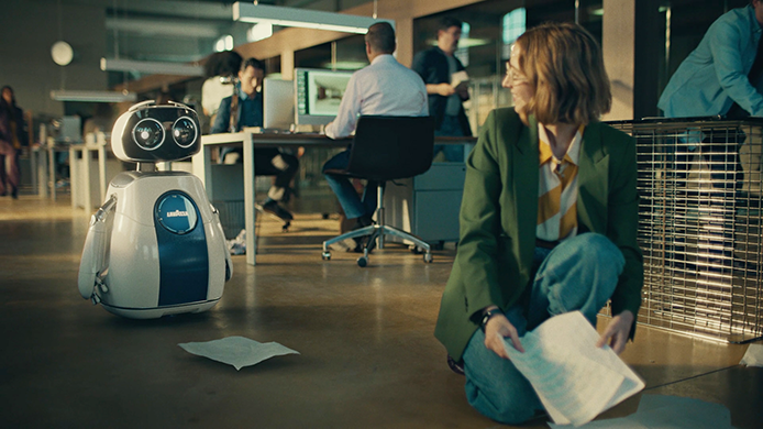 Nell’era dell’IA, Lavazza presenta il robot Luigi, nuovo ambasciatore del brand