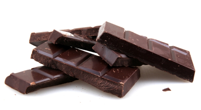 Cacao ai massimi storici e i produttori riducono il peso di barrette e tavolette