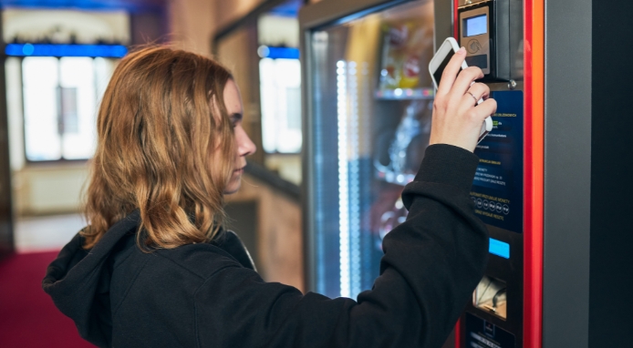 Per la prima volta in Italia i pagamenti digitali superano il contante