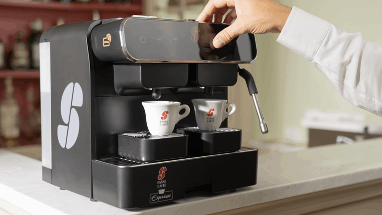 Essse Caffè presenta Arya: la nuova macchina compatta della linea Expresss